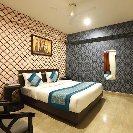 Hotel Ark Wood At Airport Nuova Delhi Esterno foto