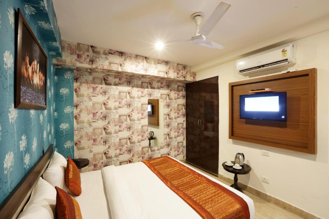 Hotel Ark Wood At Airport Nuova Delhi Esterno foto
