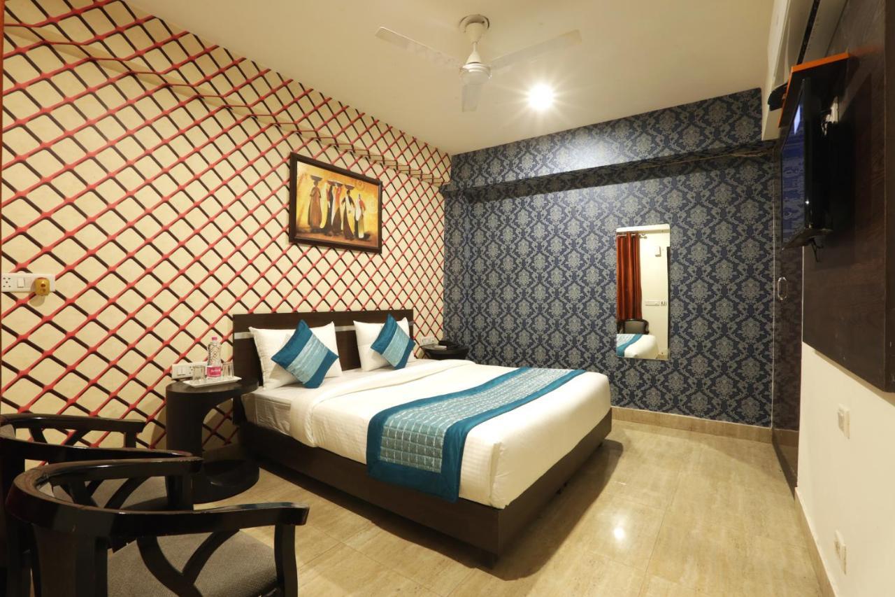 Hotel Ark Wood At Airport Nuova Delhi Esterno foto