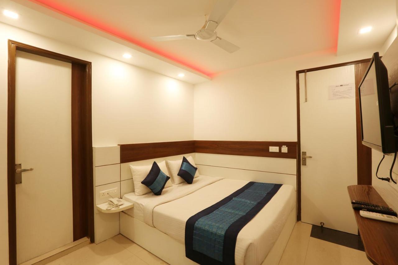 Hotel Ark Wood At Airport Nuova Delhi Esterno foto