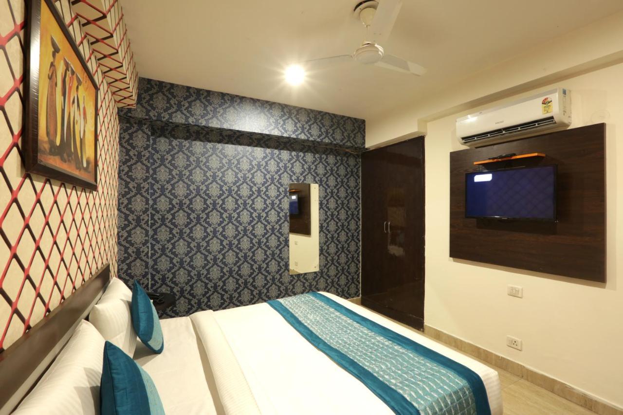 Hotel Ark Wood At Airport Nuova Delhi Esterno foto