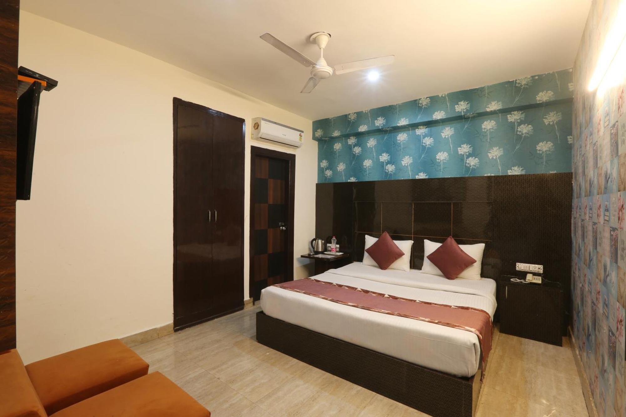 Hotel Ark Wood At Airport Nuova Delhi Esterno foto