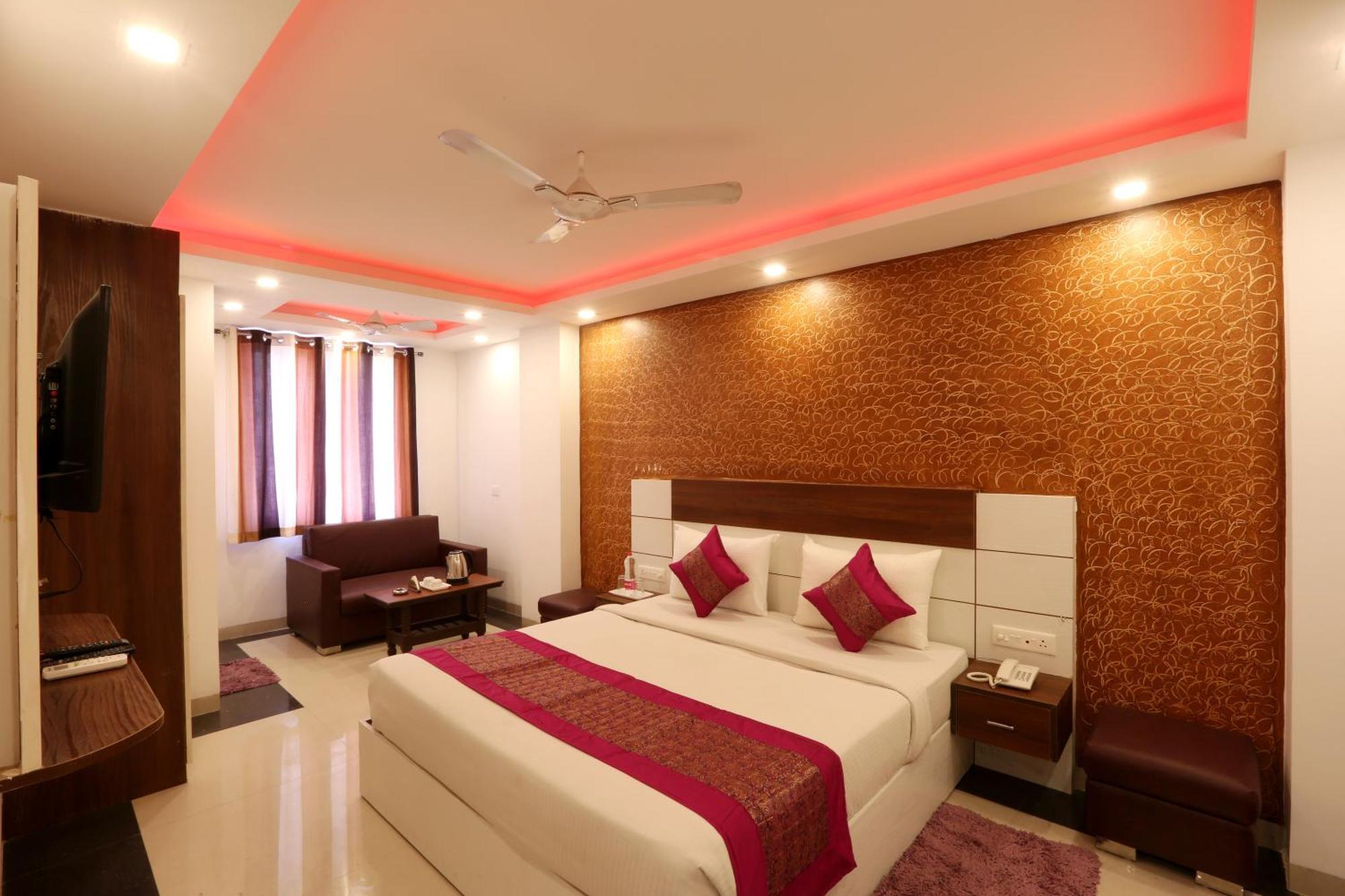 Hotel Ark Wood At Airport Nuova Delhi Esterno foto