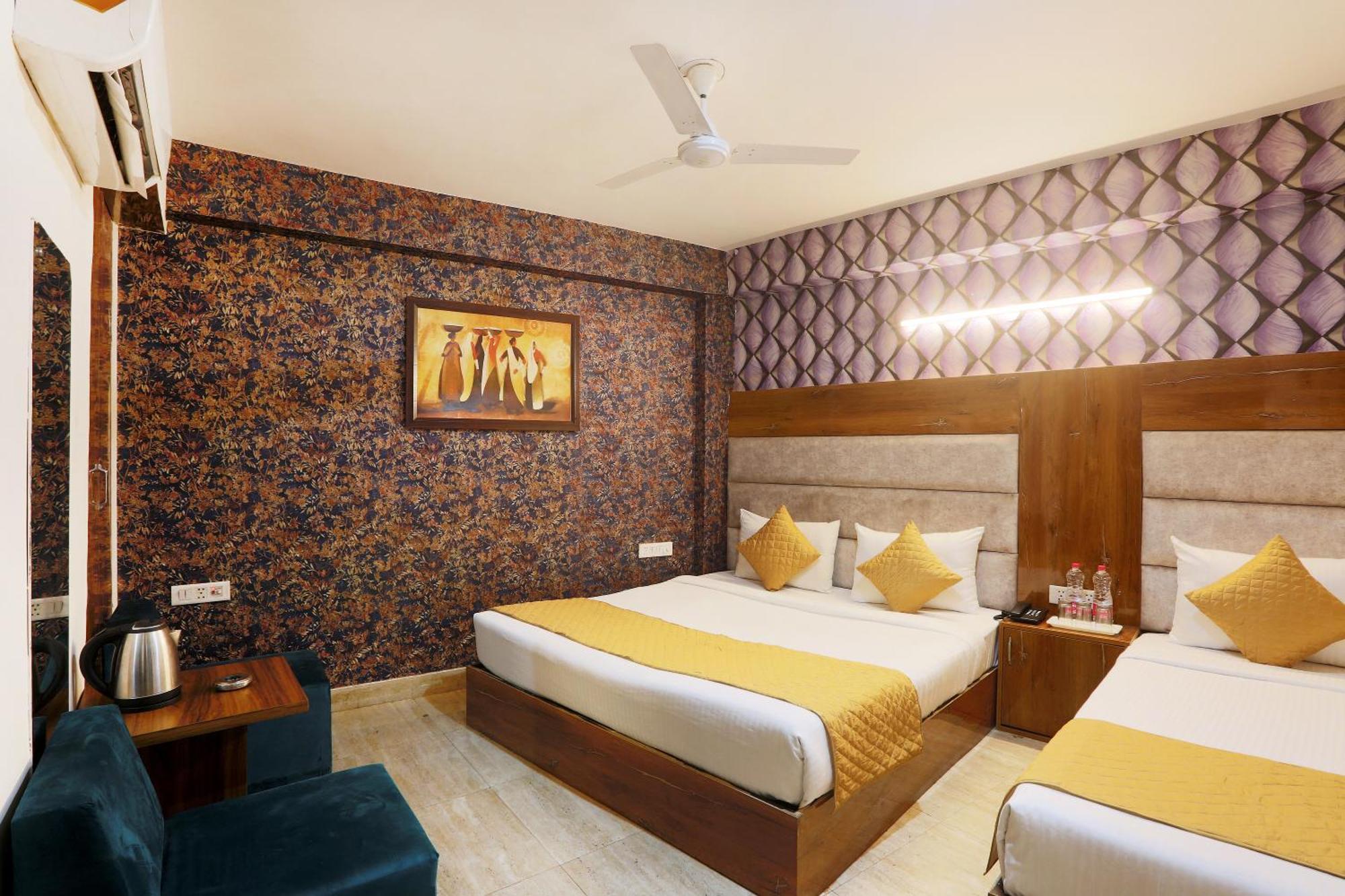 Hotel Ark Wood At Airport Nuova Delhi Esterno foto