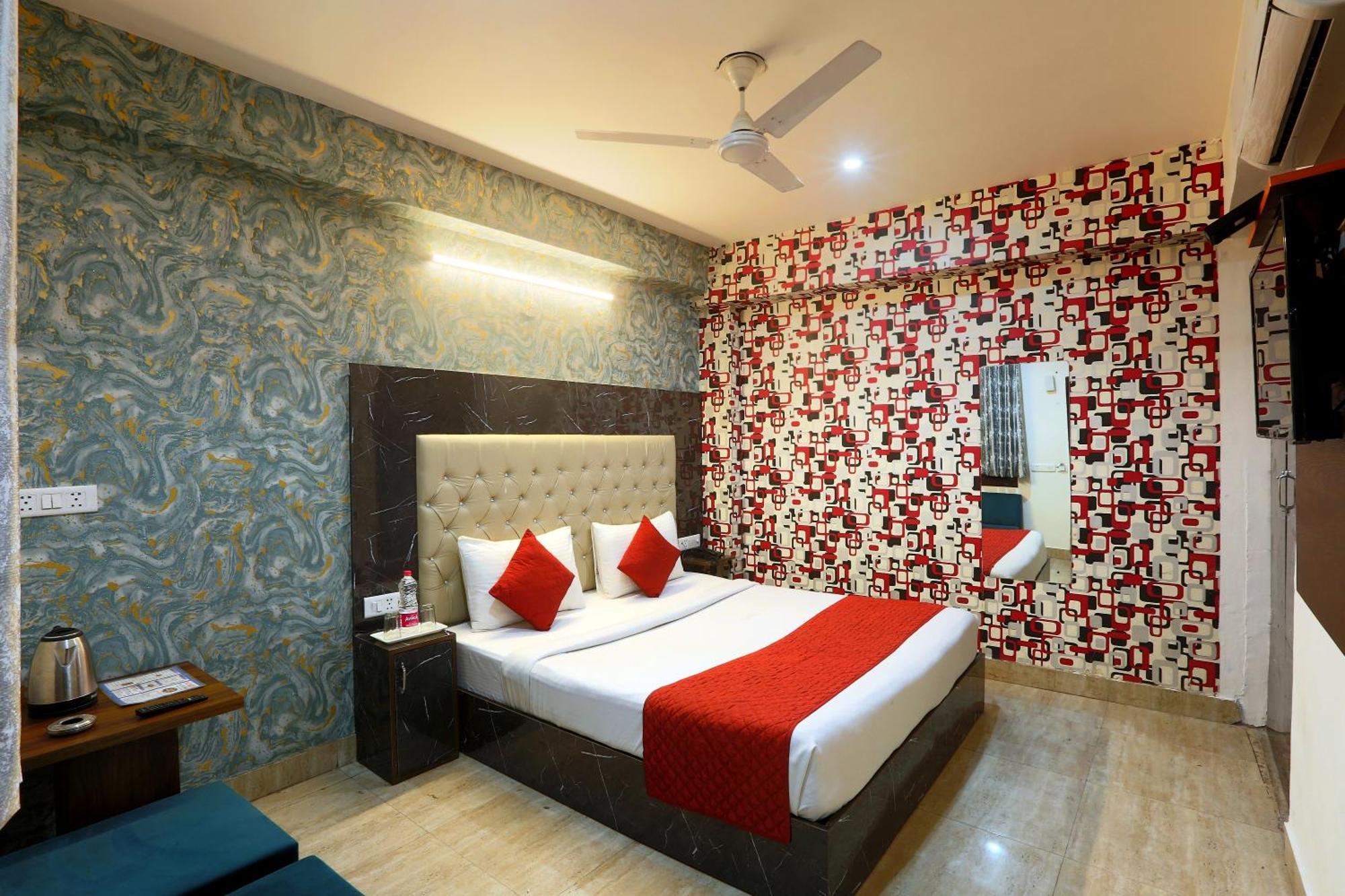Hotel Ark Wood At Airport Nuova Delhi Esterno foto