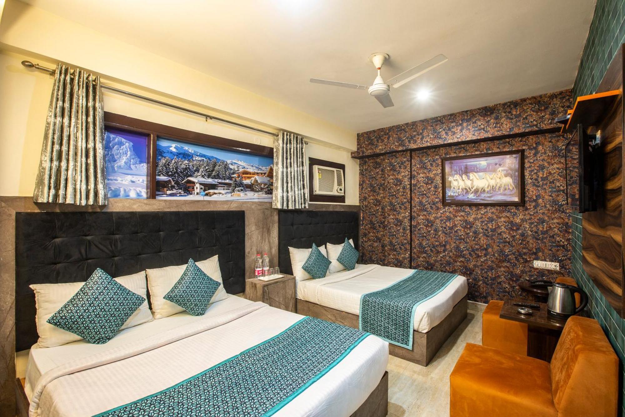 Hotel Ark Wood At Airport Nuova Delhi Esterno foto