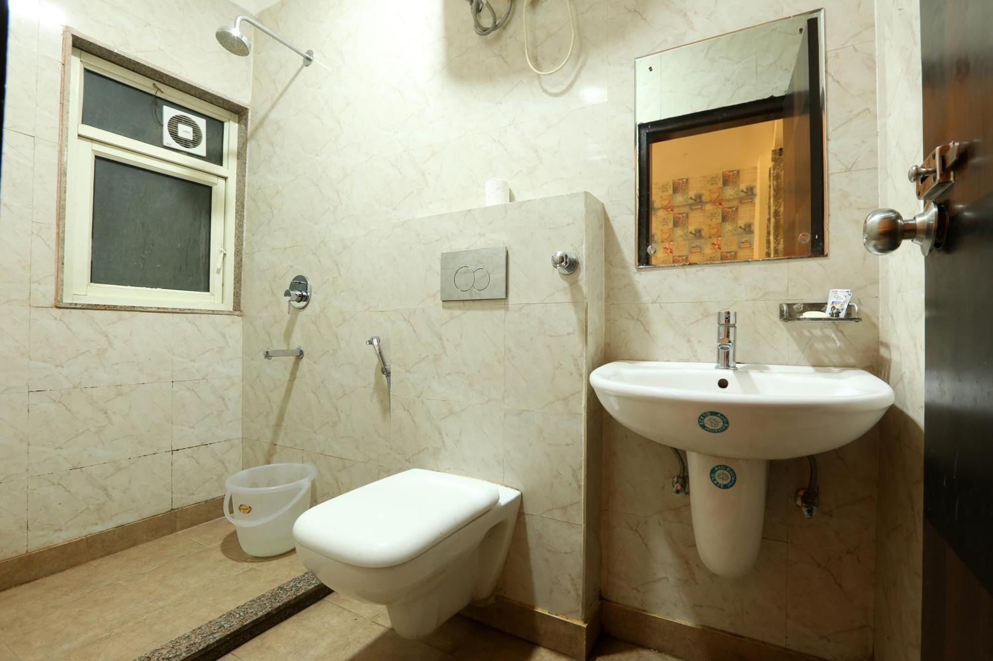 Hotel Ark Wood At Airport Nuova Delhi Esterno foto