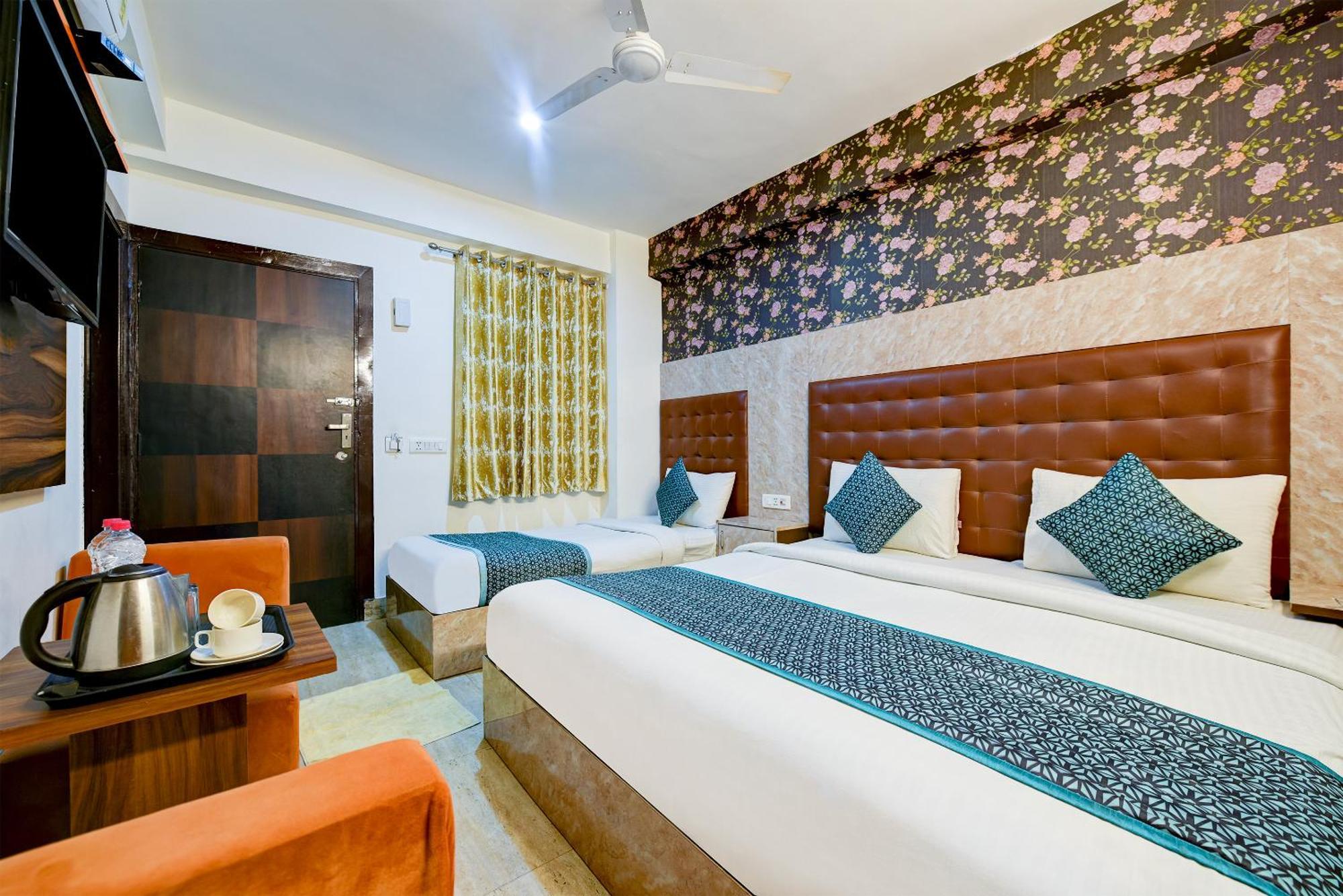 Hotel Ark Wood At Airport Nuova Delhi Esterno foto
