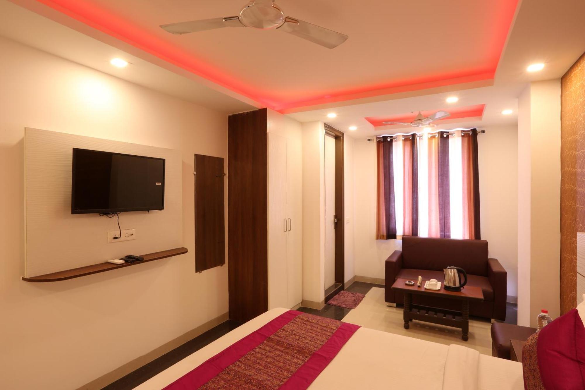 Hotel Ark Wood At Airport Nuova Delhi Esterno foto