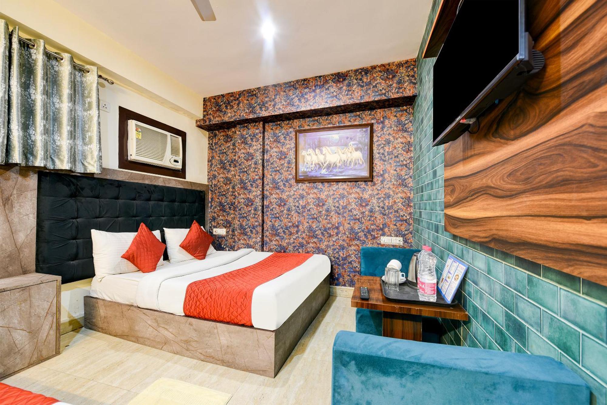 Hotel Ark Wood At Airport Nuova Delhi Esterno foto
