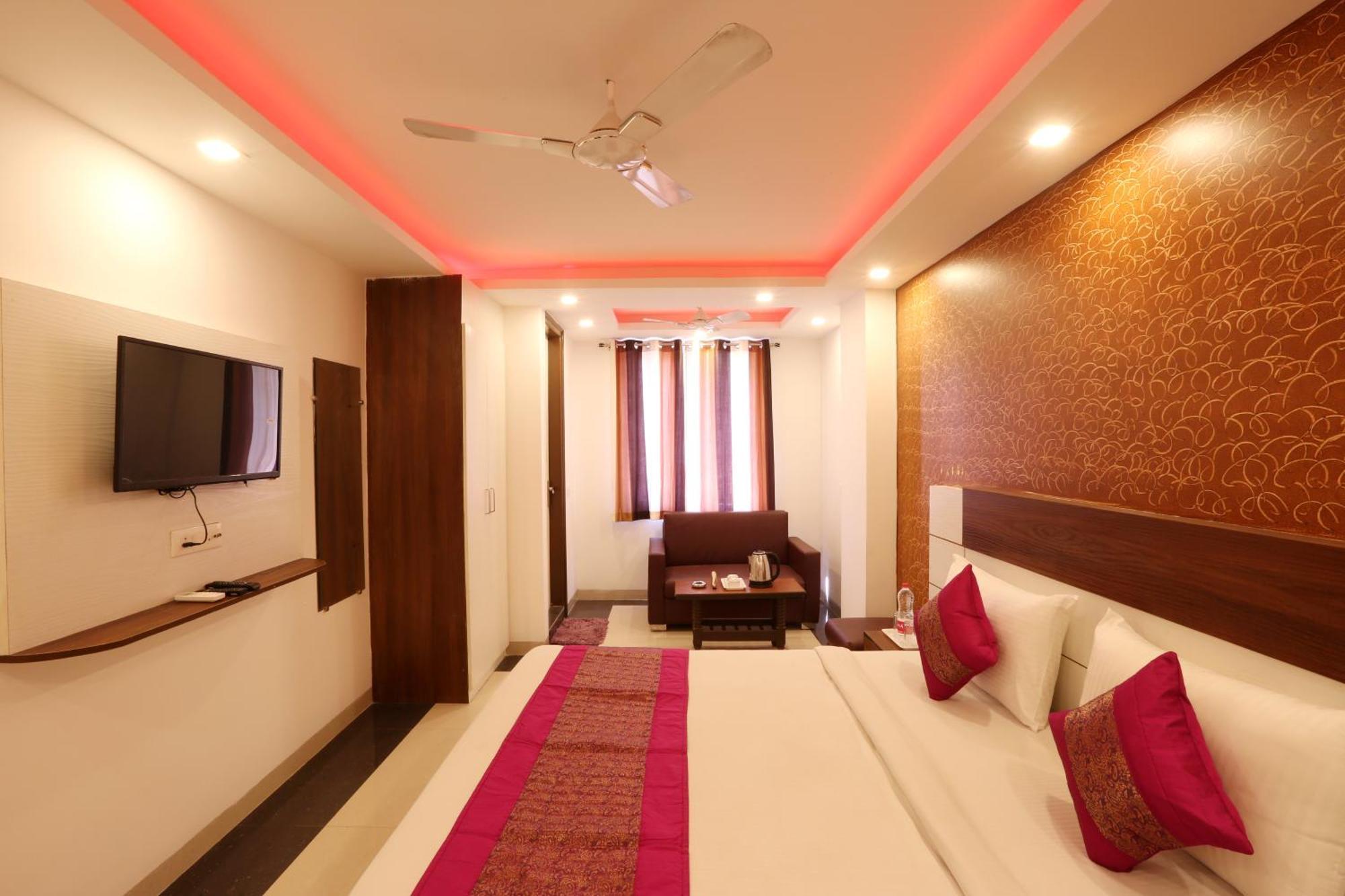 Hotel Ark Wood At Airport Nuova Delhi Esterno foto