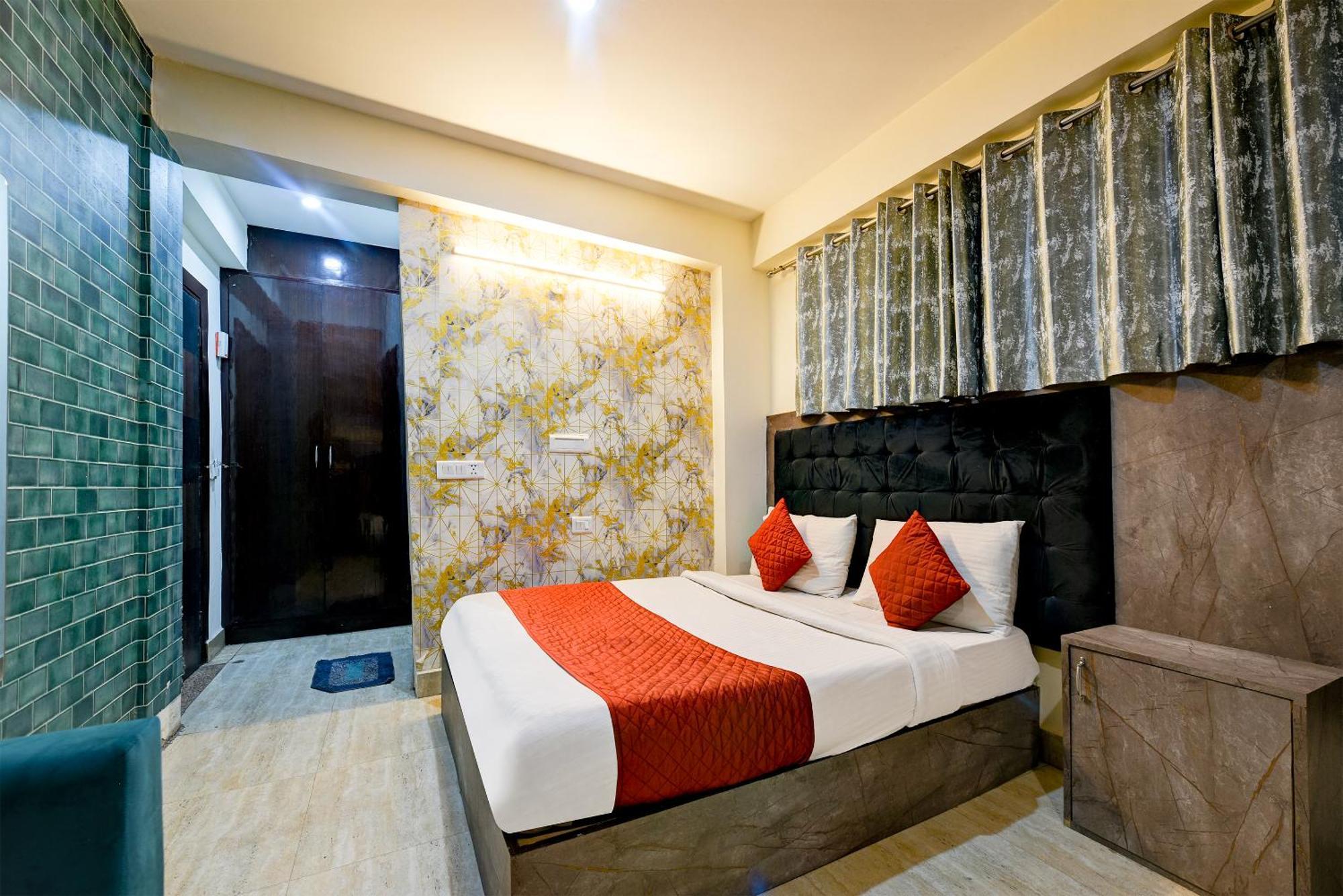 Hotel Ark Wood At Airport Nuova Delhi Esterno foto