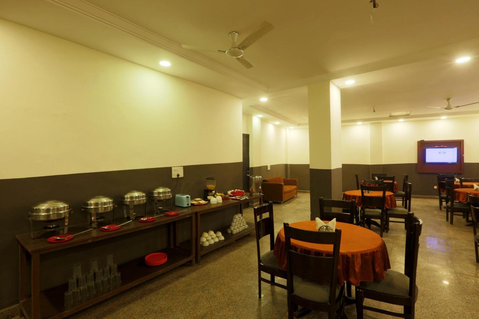 Hotel Ark Wood At Airport Nuova Delhi Esterno foto