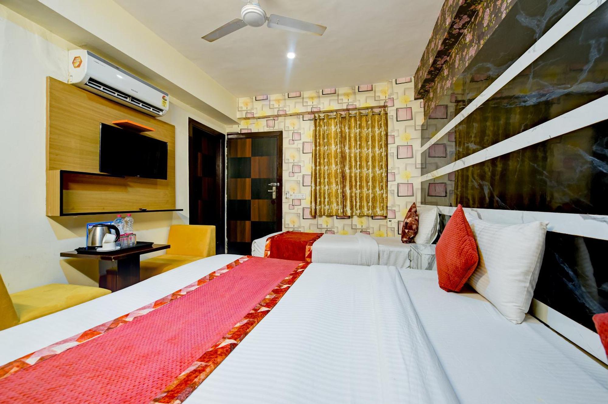 Hotel Ark Wood At Airport Nuova Delhi Esterno foto