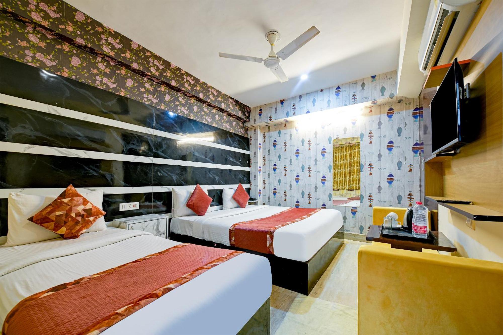 Hotel Ark Wood At Airport Nuova Delhi Esterno foto